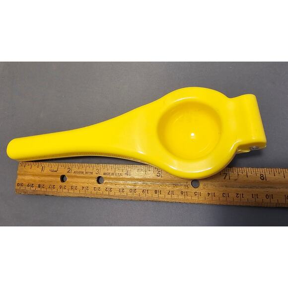 Yellow Lemon/Lime/Citrus Manual Hand Squeezer/Juicer - Plastic - Picture 7 of 7